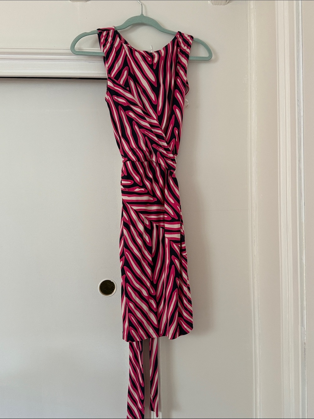 Sleeveless Pink & Black Patterned Women's Dress